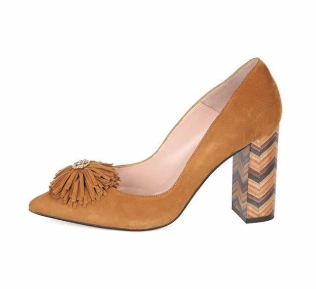 Zapato Ante Beige Flor Tacón Lineal Angari Shoes.