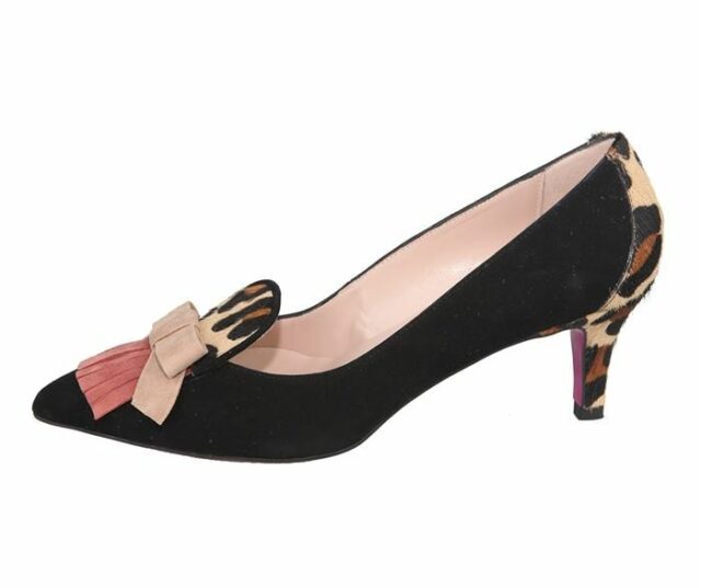 zapato tacón medio con flecos y lazo en la pala