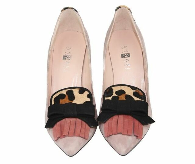 zapatos de salón con flecos y lazo en pala