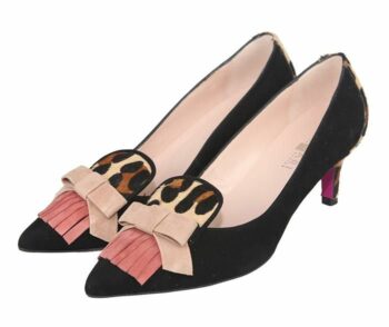 zapatos de tacón medio con lazo y flecos en pala efecto animal print