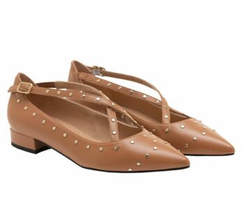 Zapato plano piel cuero con remaches dorados